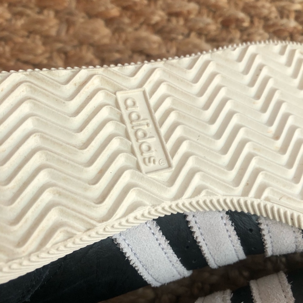 New: adidas Japan Sneakers. Size 9 - Picture 13 of 16
